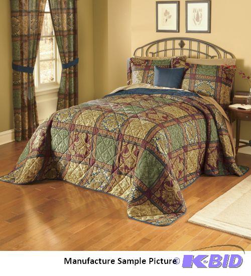 lot 216 image: Barcelona Bedspread Set - King - Lighter than...