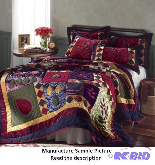 lot 93 image: Queen Size Velvet Dreams Quilt - Plush velvet...