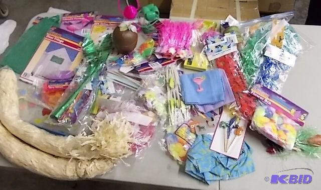 Large Lot Of New Luau Theme Party Decor (Gras...