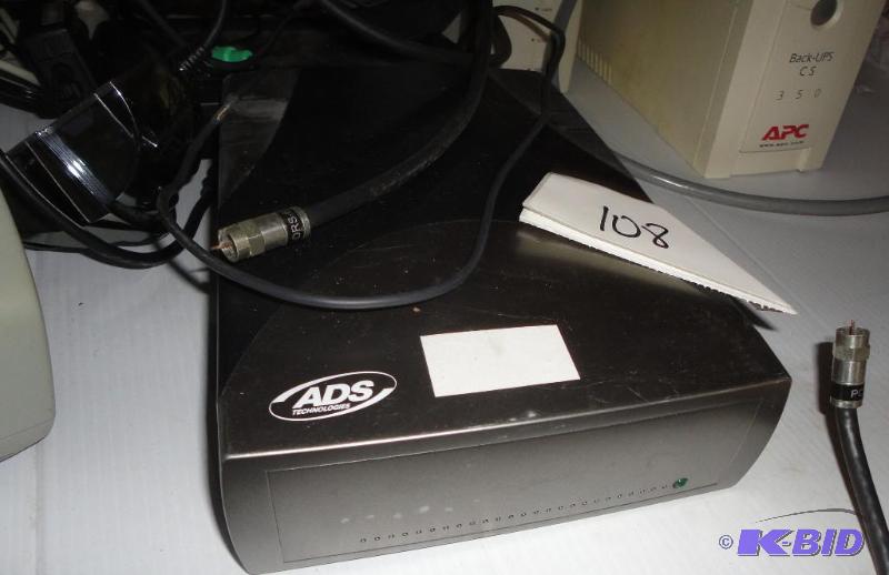 lot 108 image: Lot of misc consumer electronics.  Condi...