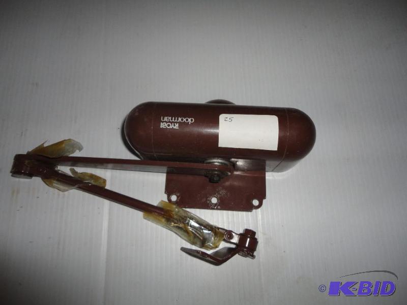 lot 252 image: Automatic door closer kit...
