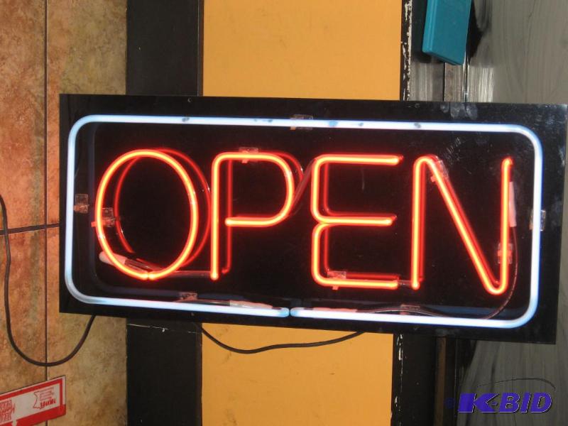lot 4 image: Neon Open sign works...