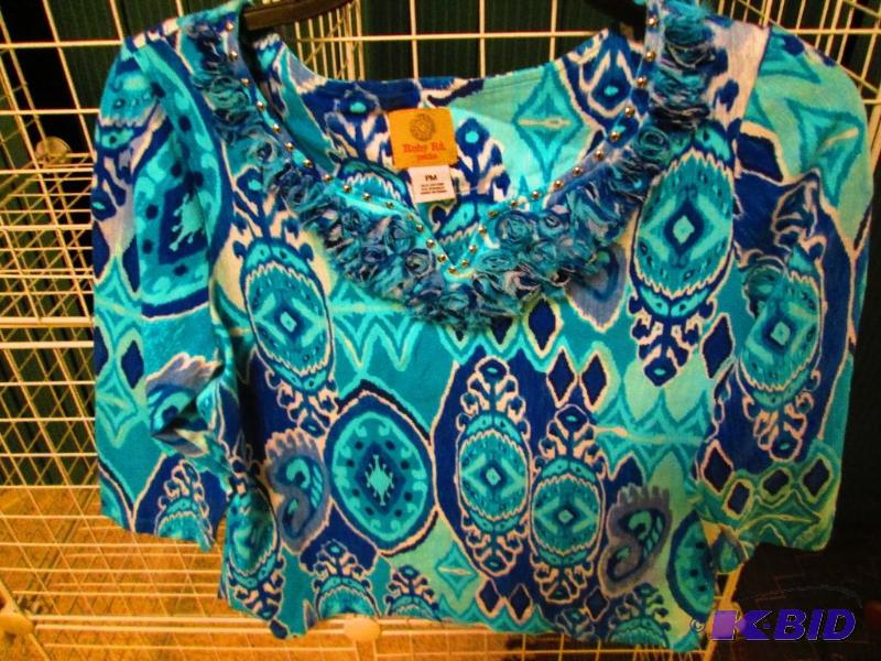 lot 106 image: Ruby Rd petite ladies top, size PM...