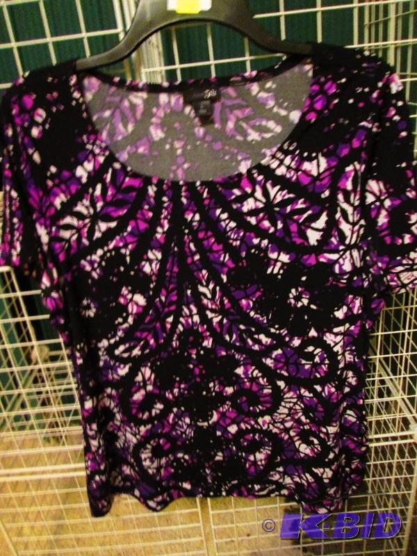 lot 114 image: East 5th ladies top, size L...