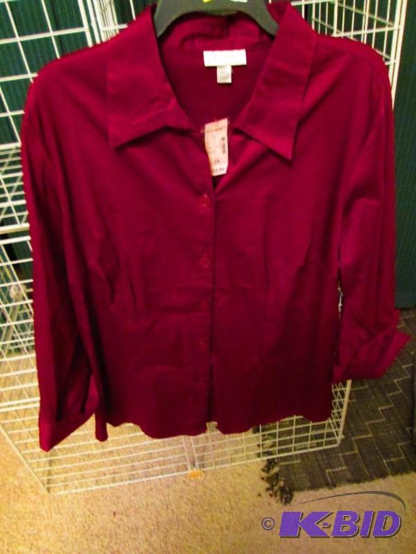 lot 145 image: Dressbarn ladies top, size 2X MSRP $29.99...