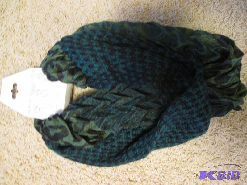 lot 159 image: Infinity Loop ladies scarf by Collection 18 M...