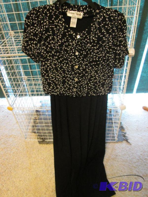 lot 186 image: Ronni Nicole by Ouida Petite 2 piece dress, s...