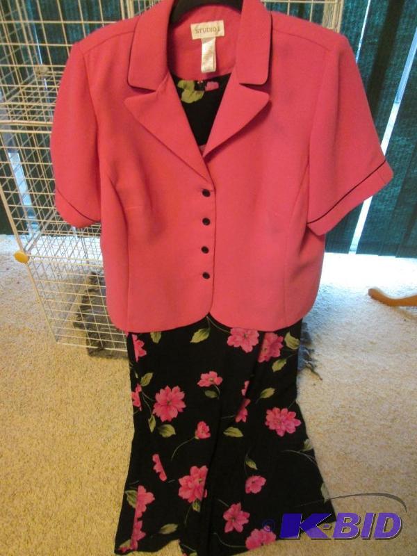 lot 201 image: Studio I dress with seperate top, size 20W...