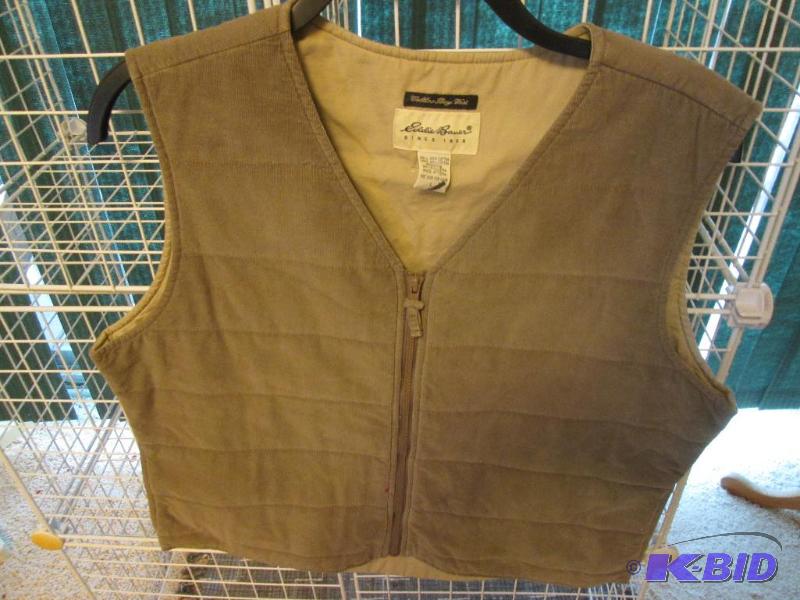 lot 205 image: Eddie Bauer ladies vest, size L...