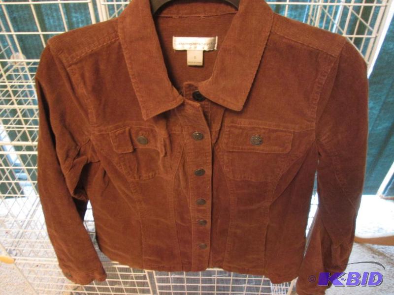lot 206 image: Christopher and banks ladies top, size S...