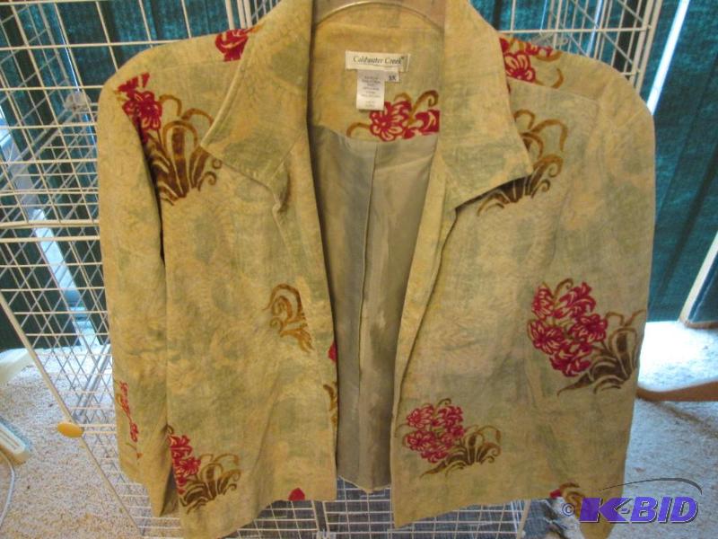 lot 209 image: Clodwater Creek ladies top, size 3X...