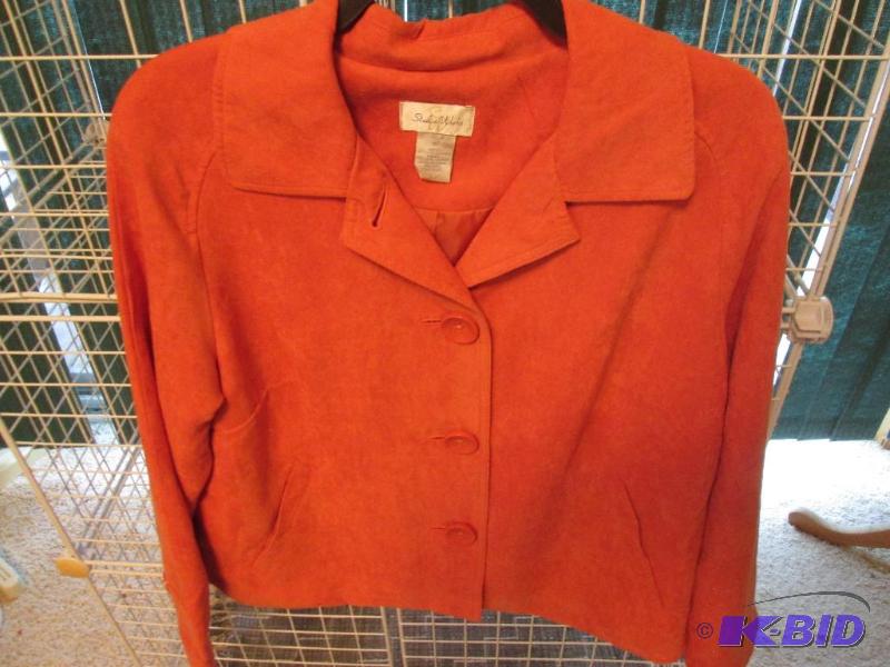 lot 210 image: Studioworks ladies top, size 10...