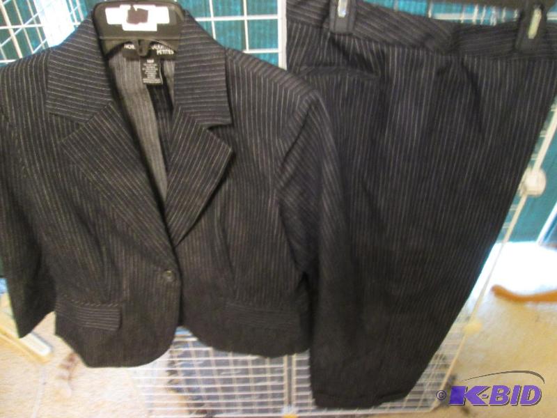 lot 235 image: Norton Mcnaughton petites size 10P ladies top...