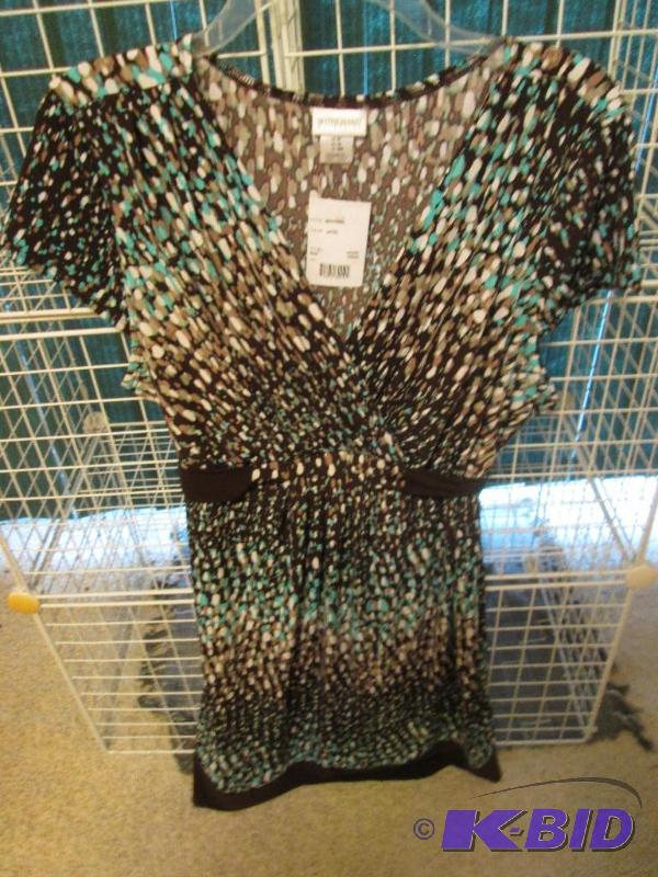 lot 243 image: Motherhood Maternity dress, size XL MSRP $54....