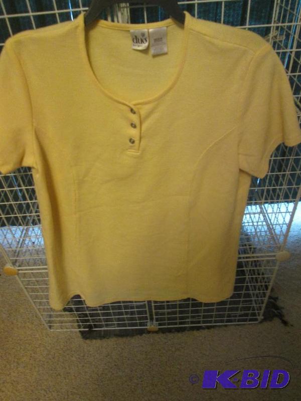 lot 245 image: Duo maternity ladies top, size M...