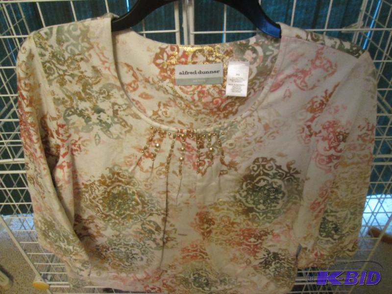 lot 248 image: Ladies shirt by Alfred Dunner, size PS...