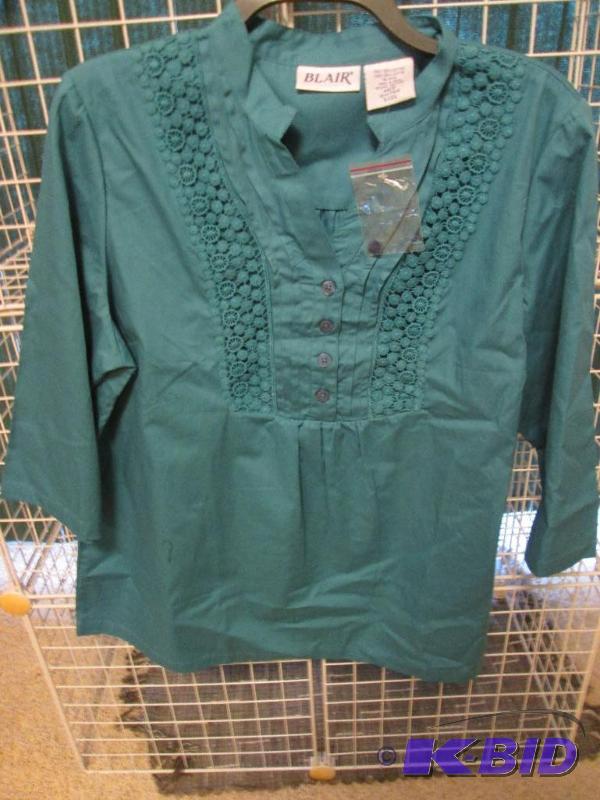 lot 250 image: Ladies shirt by Blair, size M...