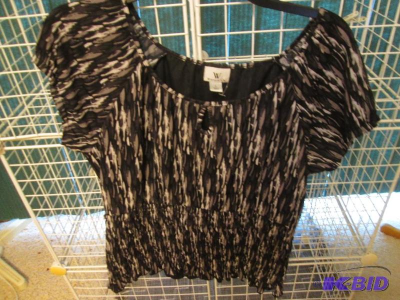 lot 252 image: Ladies shirt by Worthington, size L...