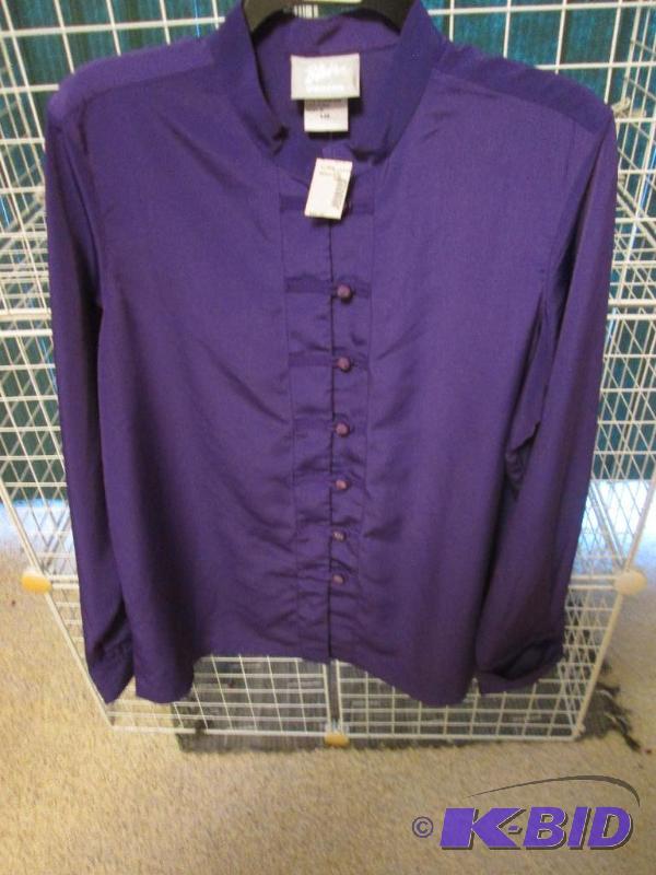 lot 260 image: Ladies shirt by Blair, Size LGE MSRP $40.00...