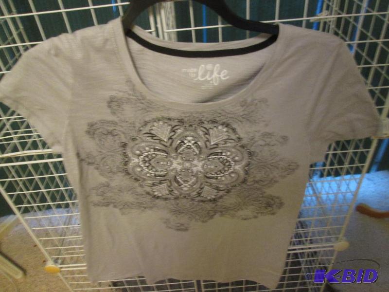 lot 276 image: Made for life ladies shirt, size M...