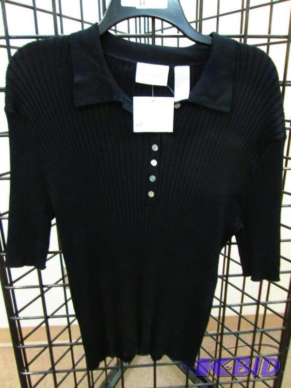 lot 4 image: Liz Claiborne ladies top, size XL...