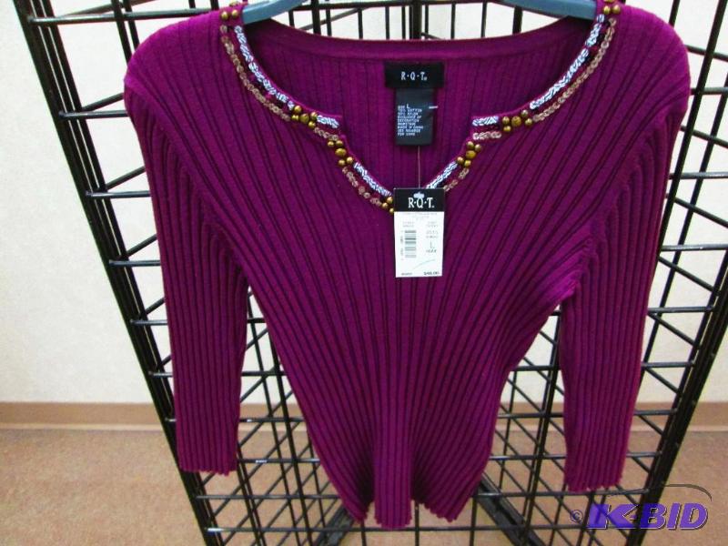 lot 61 image: Ladies stretch top, R. Q. T. Size L MSRP $48....