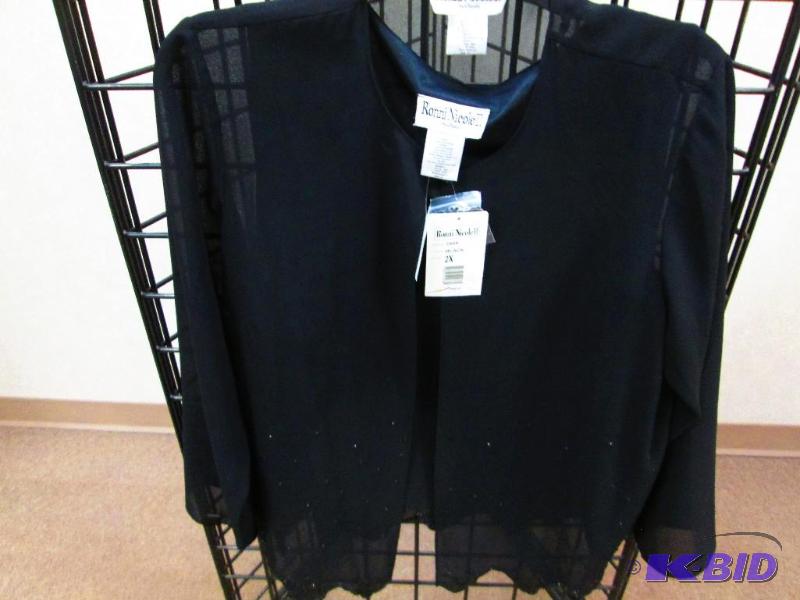 lot 65 image: Ladies Ronni Nicolle II 2 piece top, size 2X ...