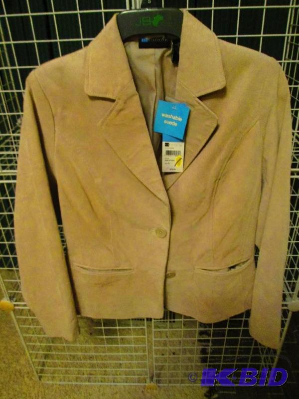 lot 69 image: Ladies washable suede leather coat, by Relati...