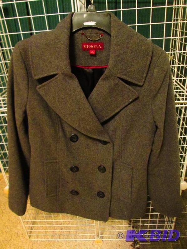 lot 70 image: Ladies 64% wool shell coat, size M...