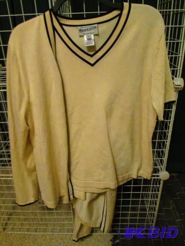 lot 74 image: Pendleton vest with long sleeve sweater, size...