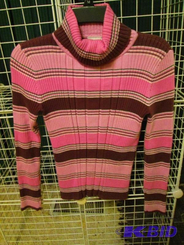 lot 83 image: Liz Claiborne ladies top, size Petite M...