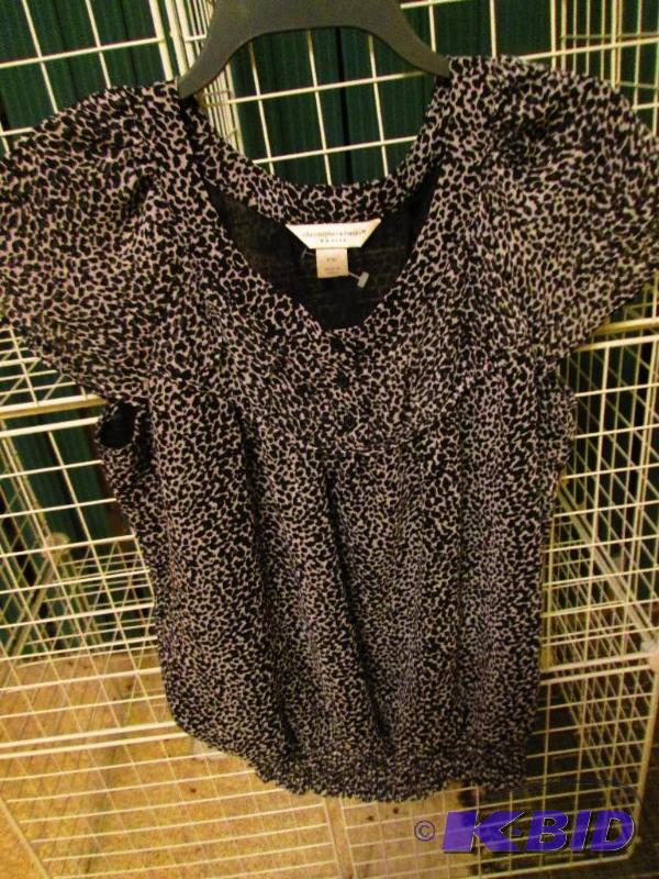 lot 86 image: Christopher & Banks size Petite M...