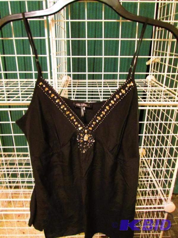 lot 88 image: Daisy Fuentes top, size L...