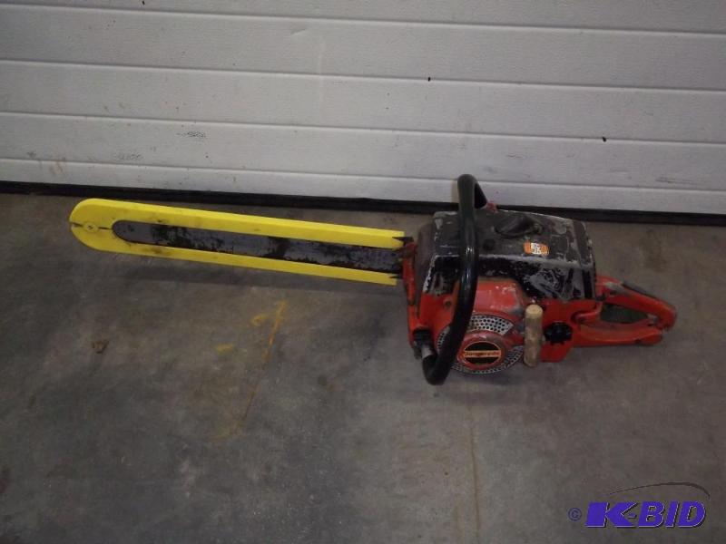 90 Jonsered Chain saw, 20&quot Bar, tested a...