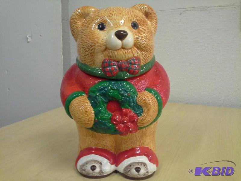 lot 6 image: Christmas Bear Cookie Jar