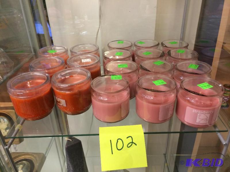 lot 102 image: lot of 18 4oz candles