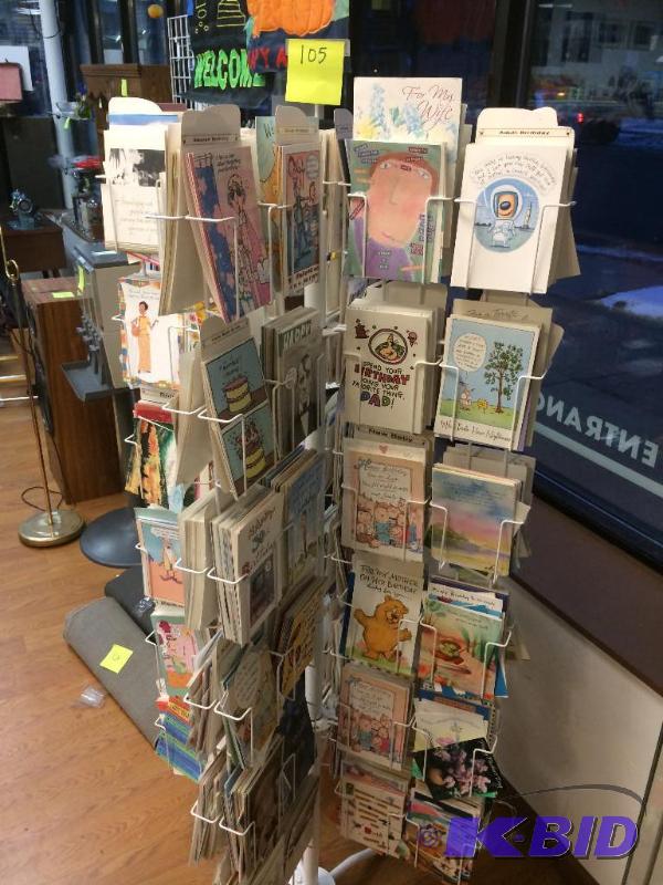 lot 105 image: large lot of greeting cards