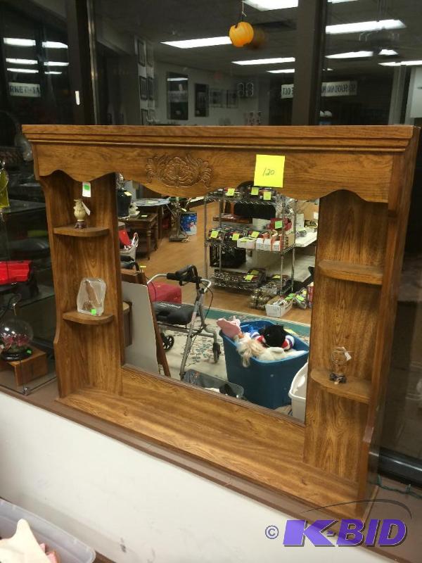 lot 120 image: Mirrored display shelf