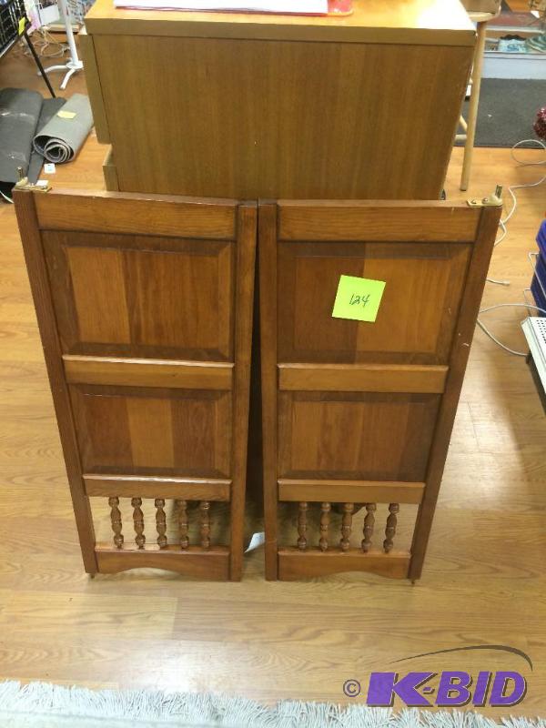 lot 124 image: Saloon Doors
