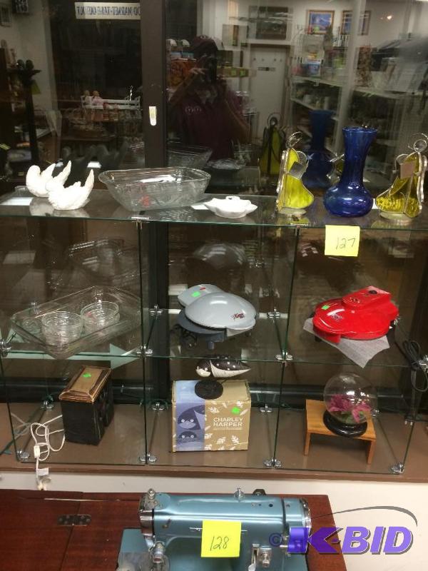 lot 127 image: contents of display case