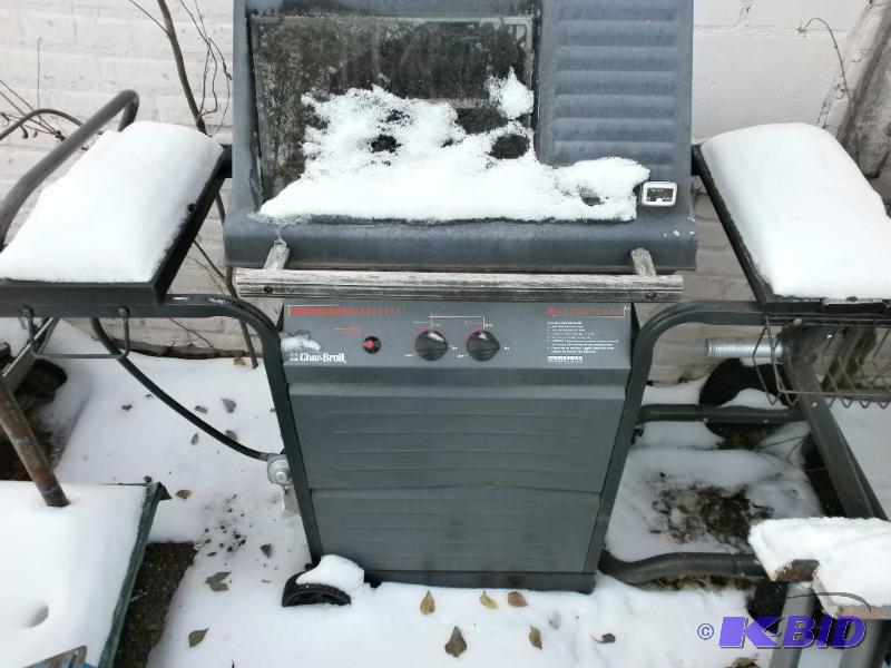 lot 19 image: Sunbeam bar-b-que grill