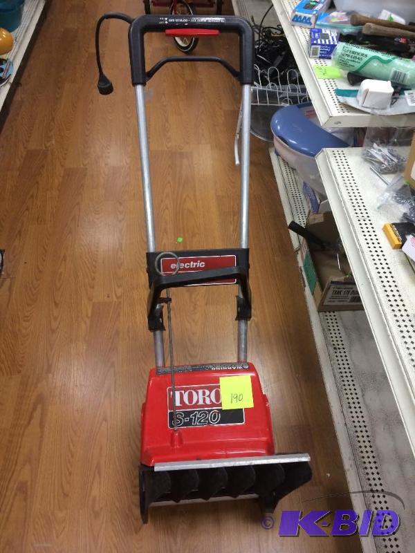 lot 190 image: Toro electric snow shovel