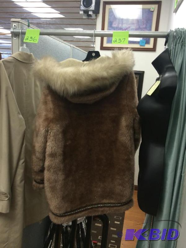 lot 237 image: Womens medium fake fur coat