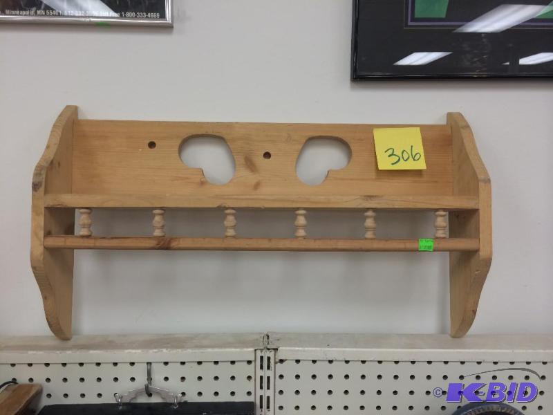 lot 306 image: wall shelf