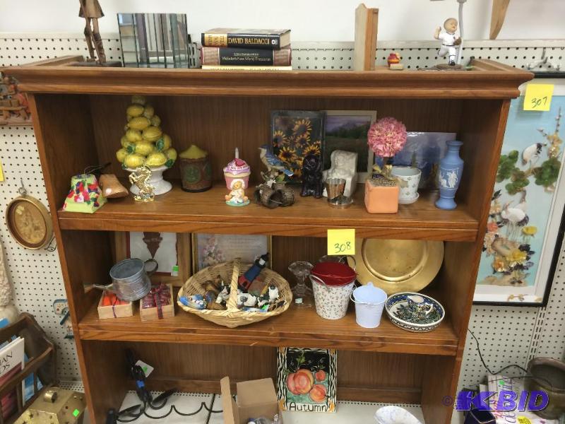 lot 308 image: contents of display shelf