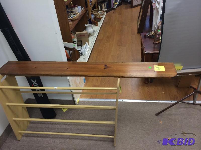 lot 317 image: wall shelf