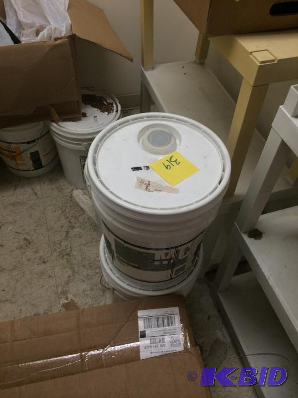 lot 319 image: 5 gallon pail of mis tint metallic paint