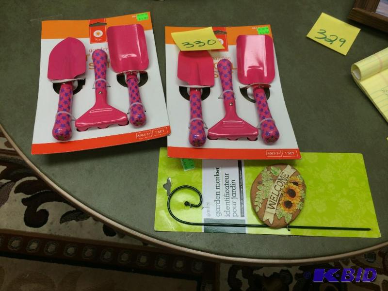 lot 330 image: garden tool sets