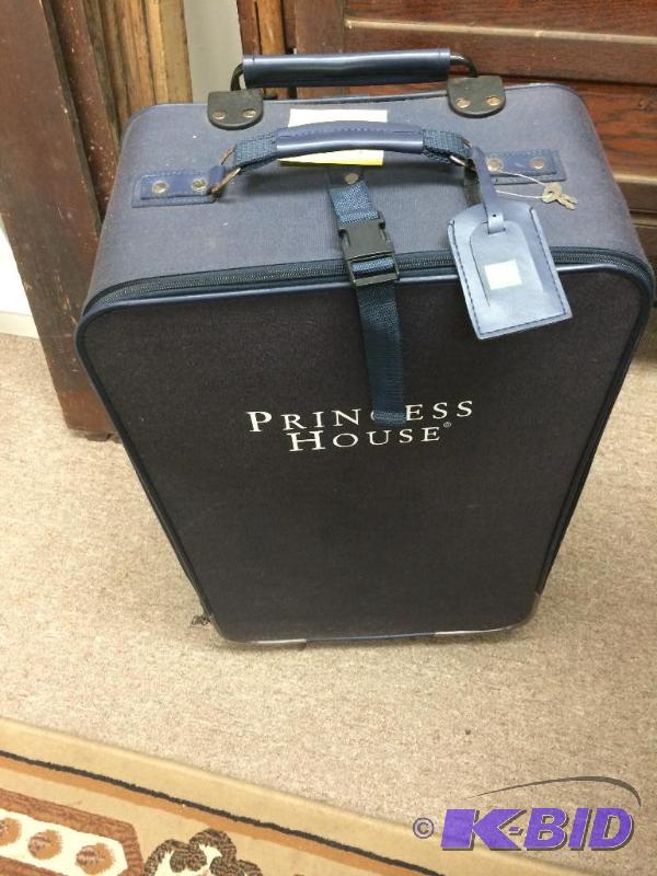 lot 339 image: suitcase