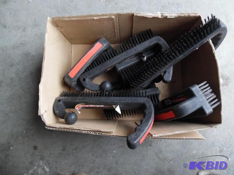 wire brushes paint roller